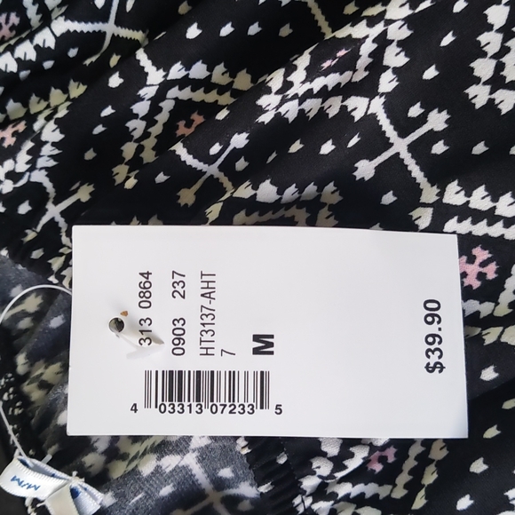 🌷 Gorgeous top with stretchy neckline - Picture 5 of 5